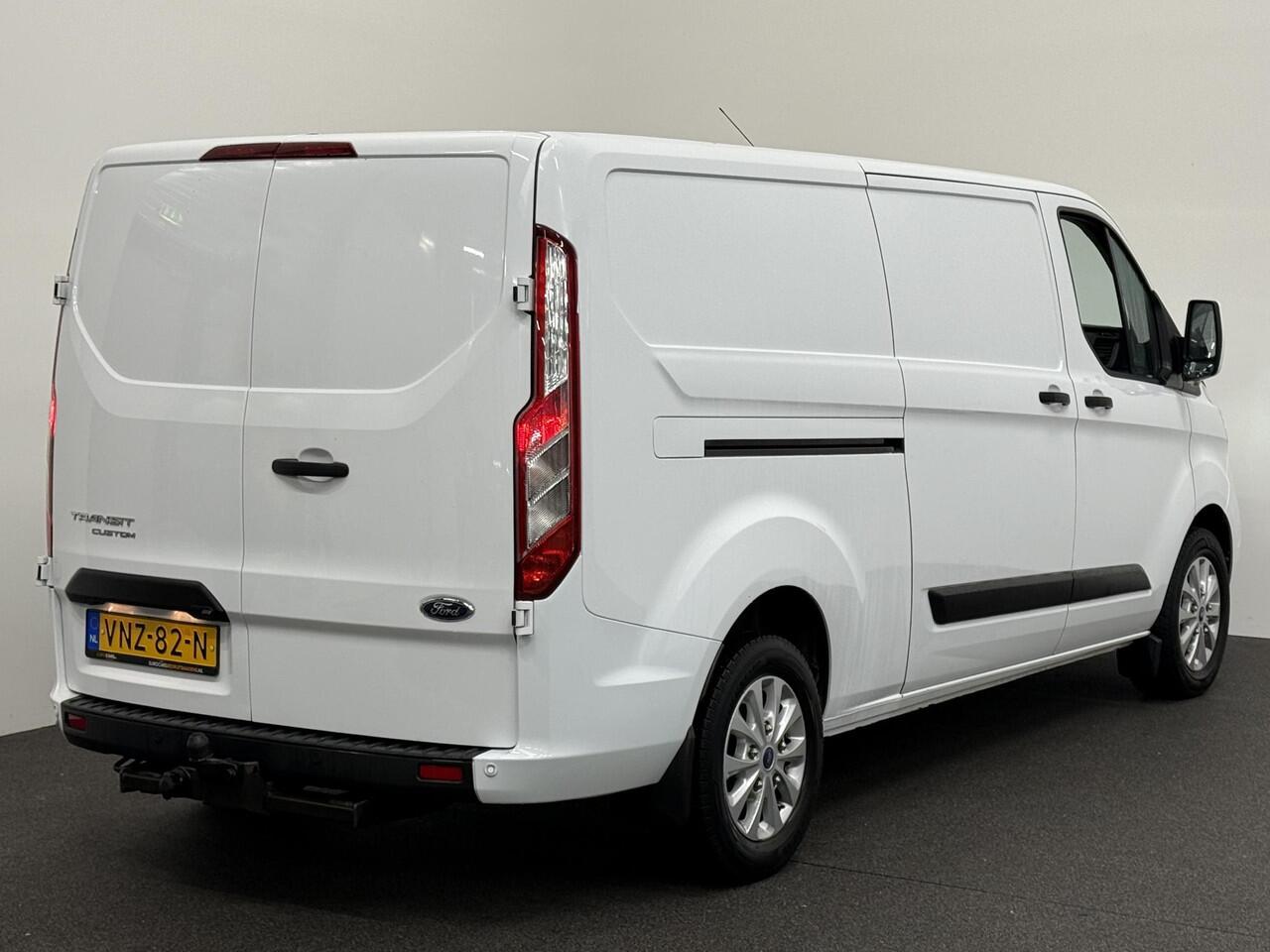 Ford TRANSIT CUSTOM L2H1 Trend 130PK Automaat Navigatie DAB Parkeersensoren Airco Camera Carplay