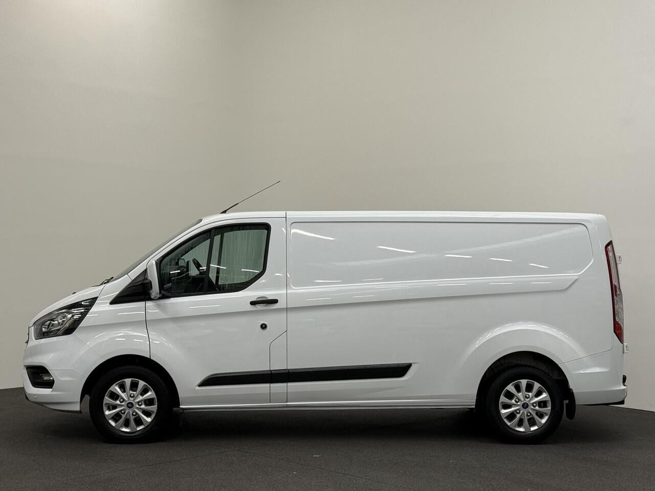 Ford TRANSIT CUSTOM L2H1 Trend 130PK Automaat Navigatie DAB Parkeersensoren Airco Camera Carplay