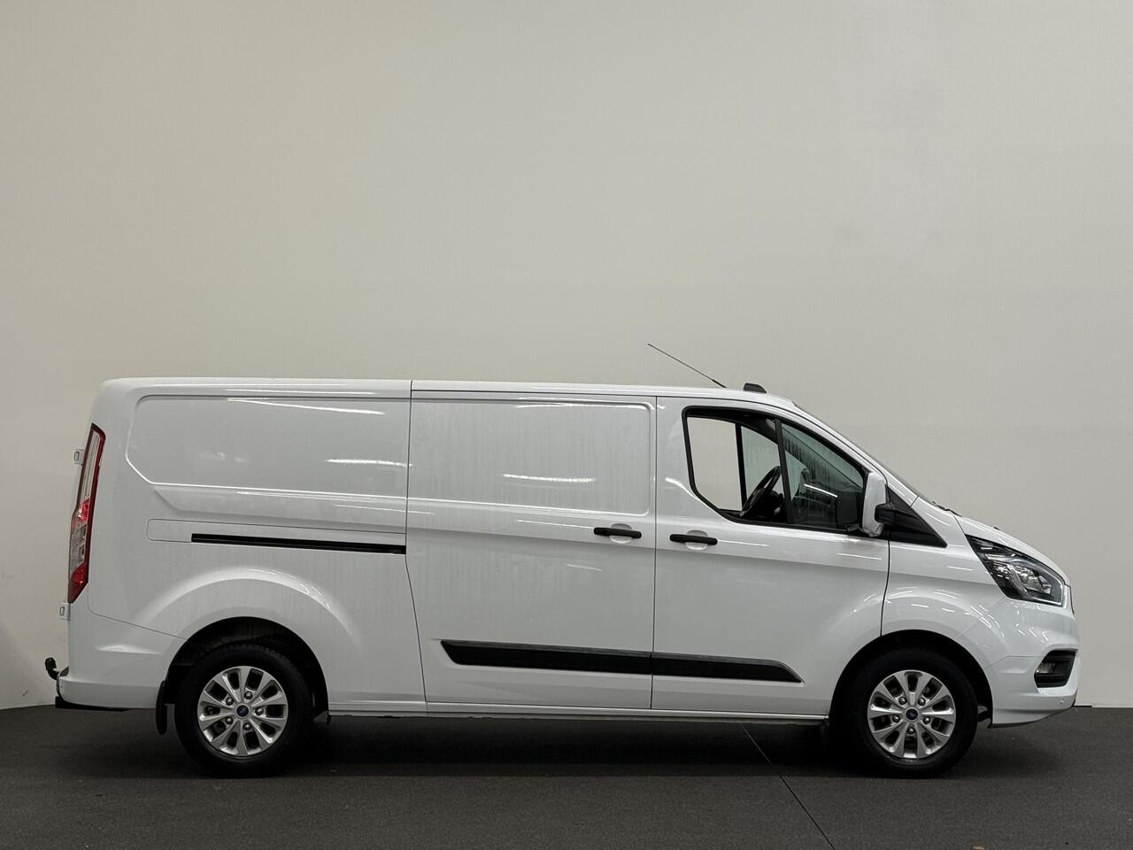 Ford TRANSIT CUSTOM L2H1 Trend 130PK Automaat Navigatie DAB Parkeersensoren Airco Camera Carplay