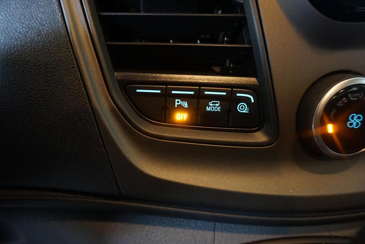 Ford TRANSIT CUSTOM 300 2.0 TDCI L2H1 Trend Dubbele Cabine Automaat 5p | Airco | Navigatie | Bluetooth | Trekhaak