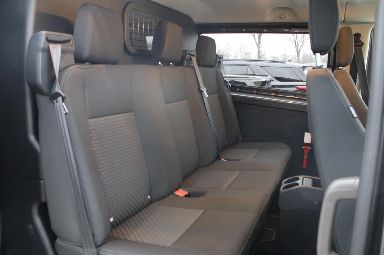 Ford TRANSIT CUSTOM 2.0 TDCI L1H1 Trend Dubbele Cabine | Trekhaak | Stoel + Stuurverwarming | Camera | Cruise Control | Carplay |