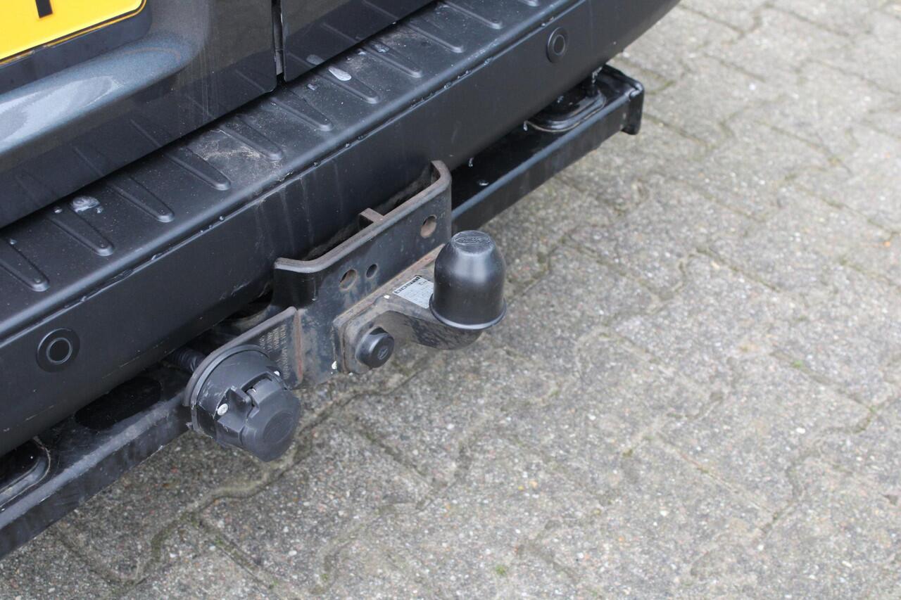 Ford TRANSIT CUSTOM 2.0 TDCI L1H1 Trend Dubbele Cabine | Trekhaak | Stoel + Stuurverwarming | Camera | Cruise Control | Carplay |