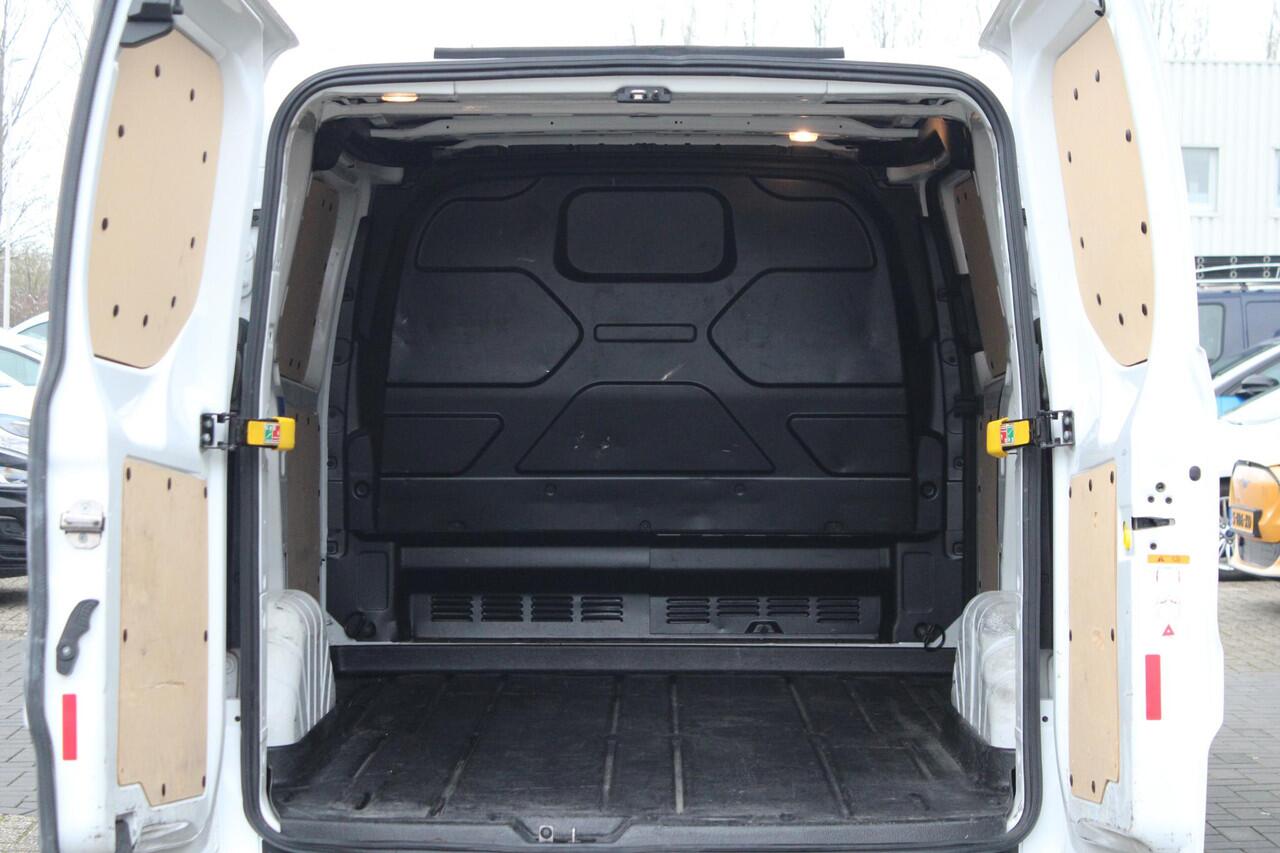 Ford TRANSIT CUSTOM 300 2.0 TDCI L1H1 Trend Zuid | 130pk | Adaptieve Cruise | Sync 3 Navigatie | Voorruit verwarming