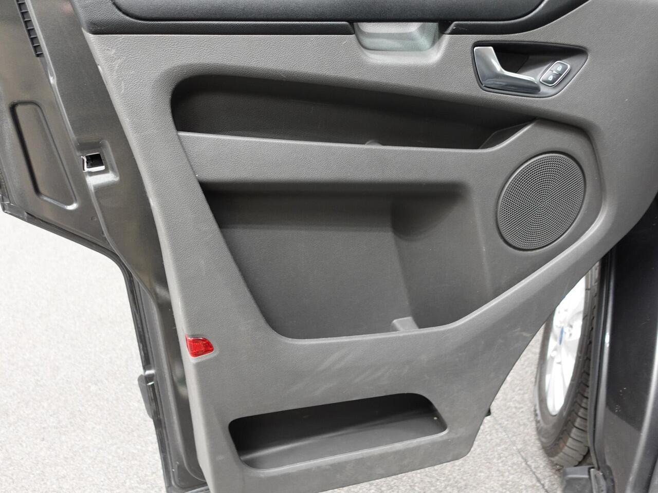 Ford TRANSIT CUSTOM 300 2.0 TDCI L2H1 Automaat Trend Edition Navigatie Cruise control Airco Camera Parkeersensoren Trekhaak