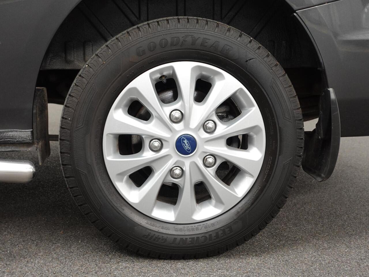 Ford TRANSIT CUSTOM 300 2.0 TDCI L2H1 Automaat Trend Edition Navigatie Cruise control Airco Camera Parkeersensoren Trekhaak