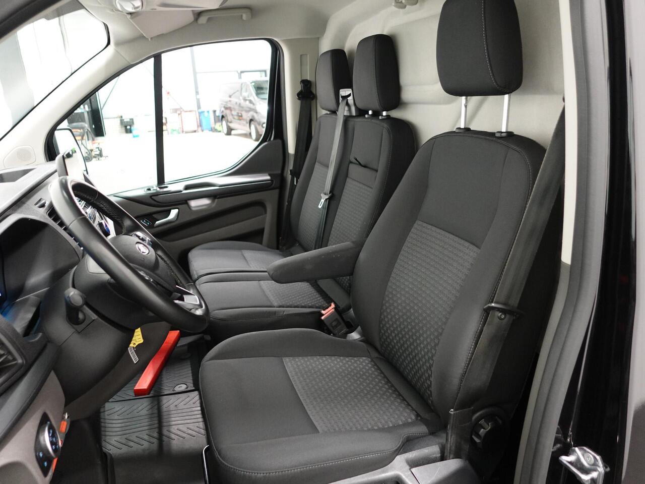 Ford TRANSIT CUSTOM 300 2.0 TDCI L2H1 Trend Automaat Airco Navi Cruise control Camera PDC voor & Achter Trekhaak