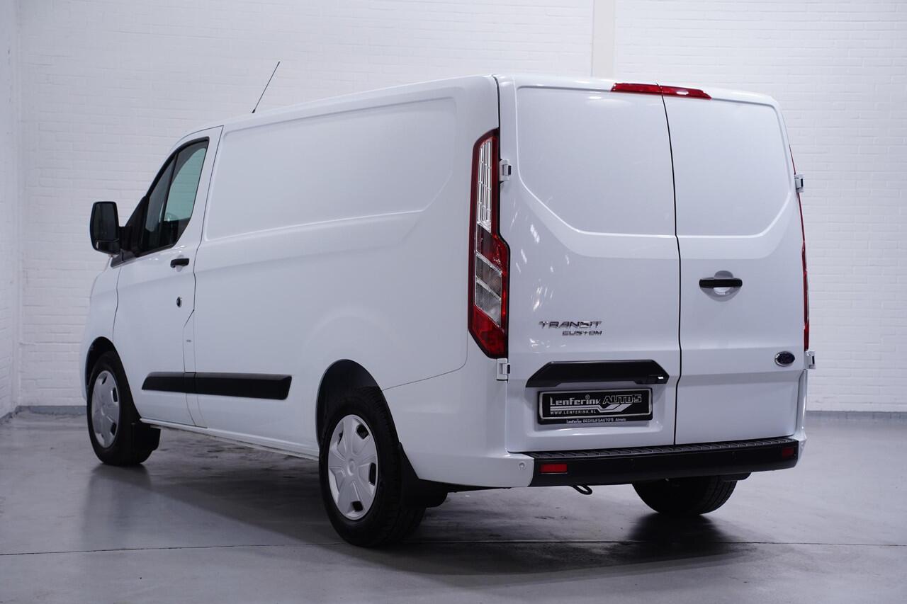 Ford TRANSIT CUSTOM 2.0 TDCI 130 pk L1H1 Navi, Camera, Airco Laadruimte Pakket, PDC V+A, Cruise control, 3-Zits