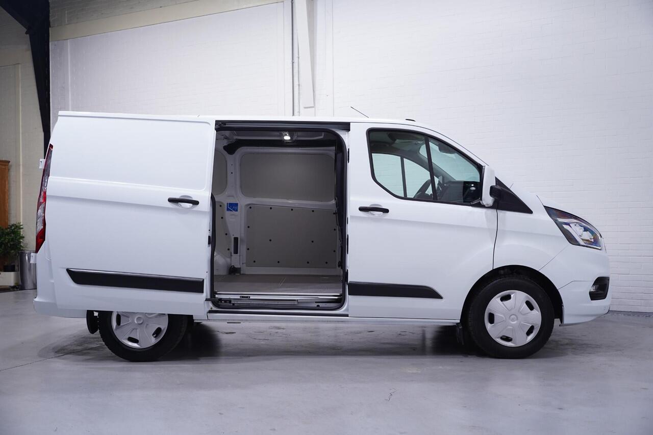 Ford TRANSIT CUSTOM 2.0 TDCI 130 pk L1H1 Navi, Camera, Airco Laadruimte Pakket, PDC V+A, Cruise control, 3-Zits