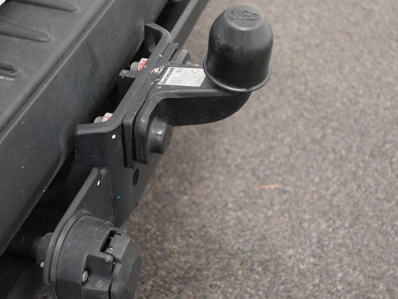 Ford TRANSIT CUSTOM 300 2.0 TDCI L2H1 Trend Navigatie Cruise Control Parkeersenoren Airco Camera Carplay Trekhaak