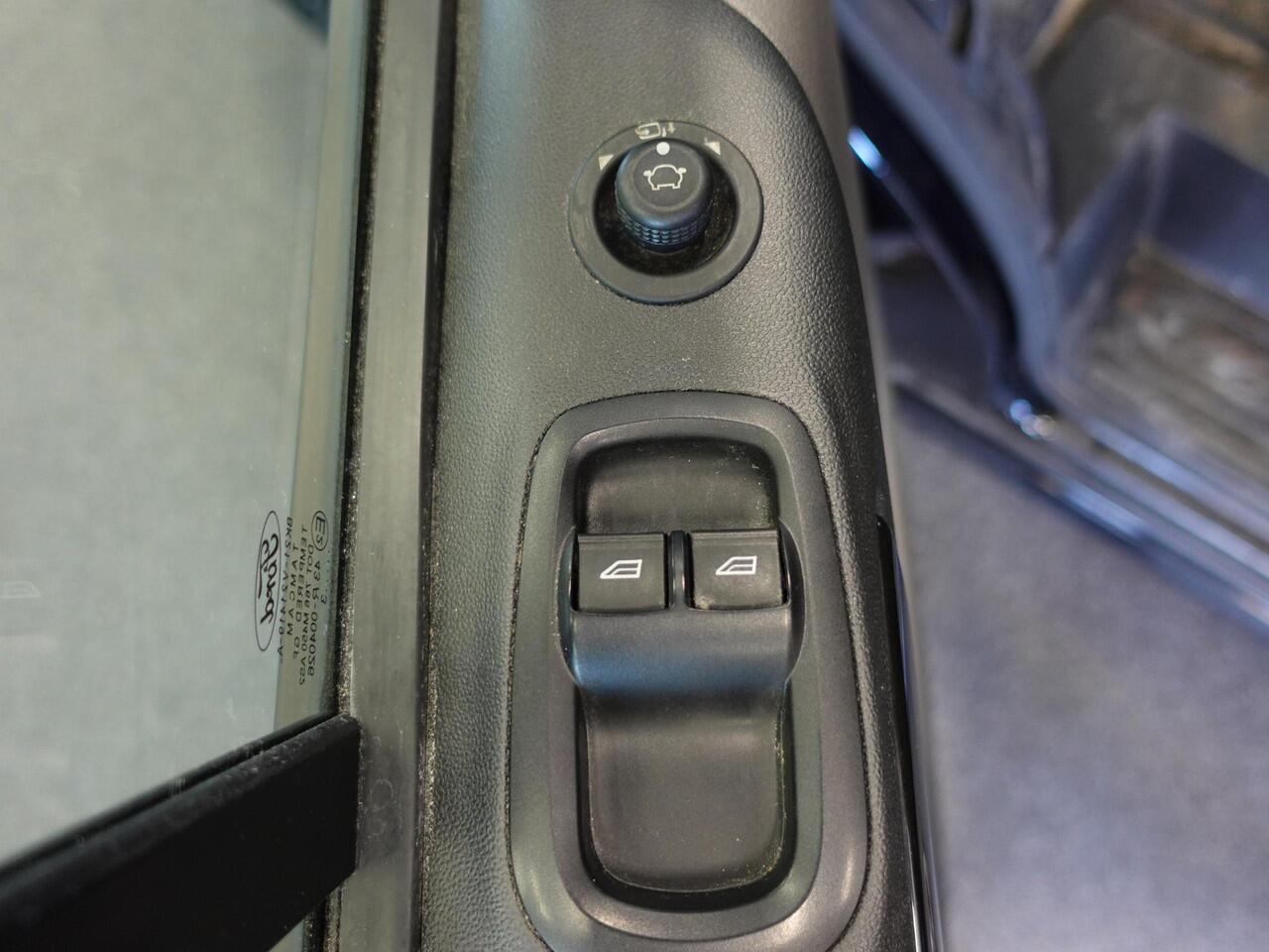 Ford TRANSIT CUSTOM 320 2.0 TDCI L2H1 Sport 185PK Automaat Airco Cruise Control Bluetooth Navi Trekhaak