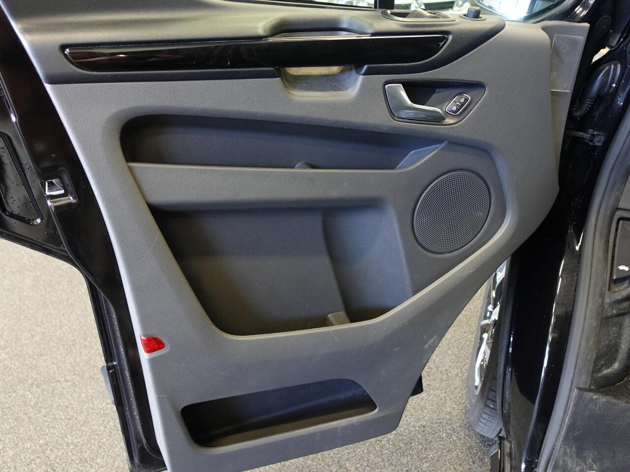 Ford TRANSIT CUSTOM 320 2.0 TDCI L2H1 Sport 185PK Automaat Airco Cruise Control Bluetooth Navi Trekhaak