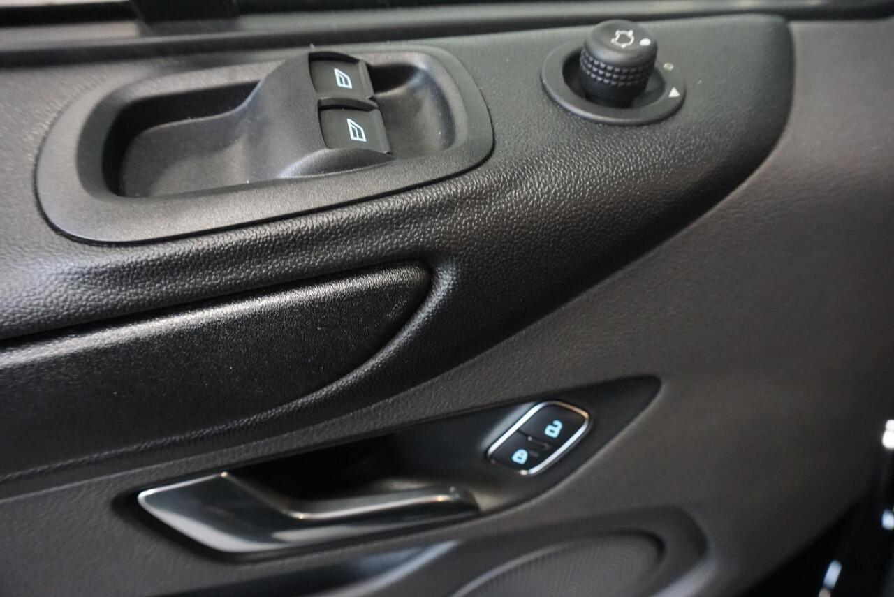 Ford TRANSIT CUSTOM 300 2.0 TDCI L2H1 Trend Airco Navigatie Cruise control Camera Parkeersensoren