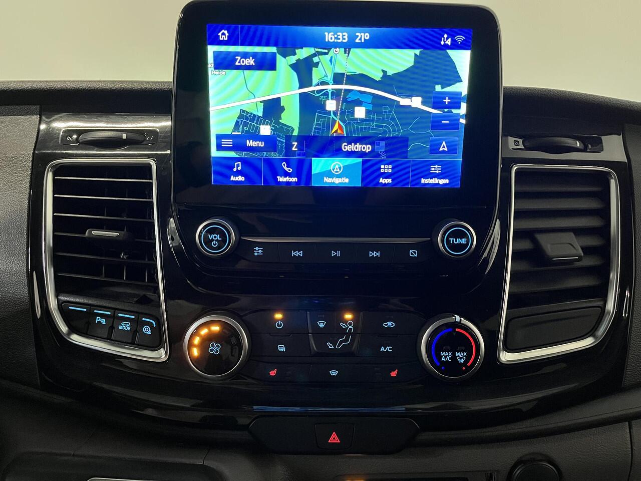 Ford TRANSIT CUSTOM 300 2.0 TDCI L2H1 Limited Dubbele cabine Navi| Airco| 2 Schuifdeuren | Trekhaak| PDC| Carplay| DAB|