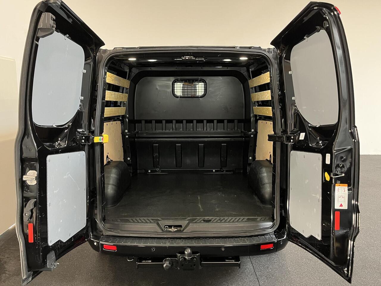 Ford TRANSIT CUSTOM 300 2.0 TDCI L2H1 Limited Dubbele cabine Navi| Airco| 2 Schuifdeuren | Trekhaak| PDC| Carplay| DAB|