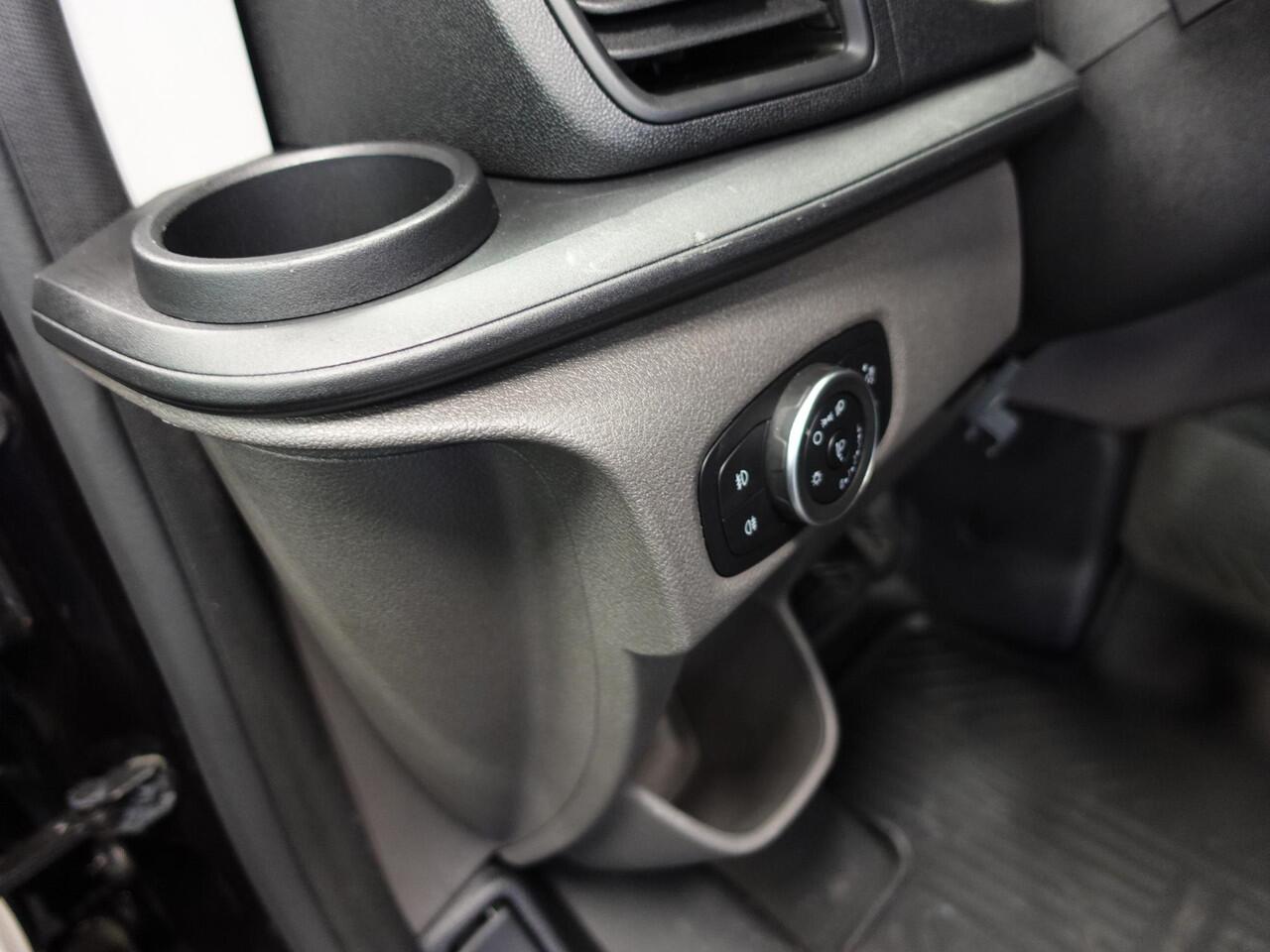 Ford TRANSIT CUSTOM 300 2.0 TDCI L2H1 Trend Automaat Airco Navigatie Cruisecontrol Camera Parkeersensoren