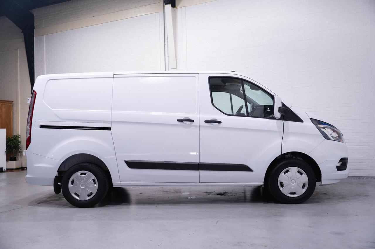 Ford TRANSIT CUSTOM 2.0 TDCi 130 pk L1H1 Trend Navi, Camera Dodehoek Assist, Laadruimte Pakket, PDC V+A, 3-Zits