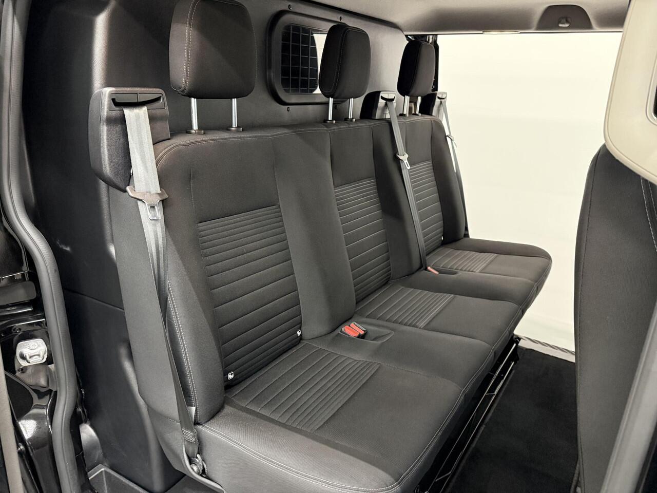 Ford TRANSIT CUSTOM 300 2.0 TDCI L2H1 Limited Dubbele cabine Automaat Navi Airco 2 Schuifdeuren Trekhaak PDC Carplay DAB