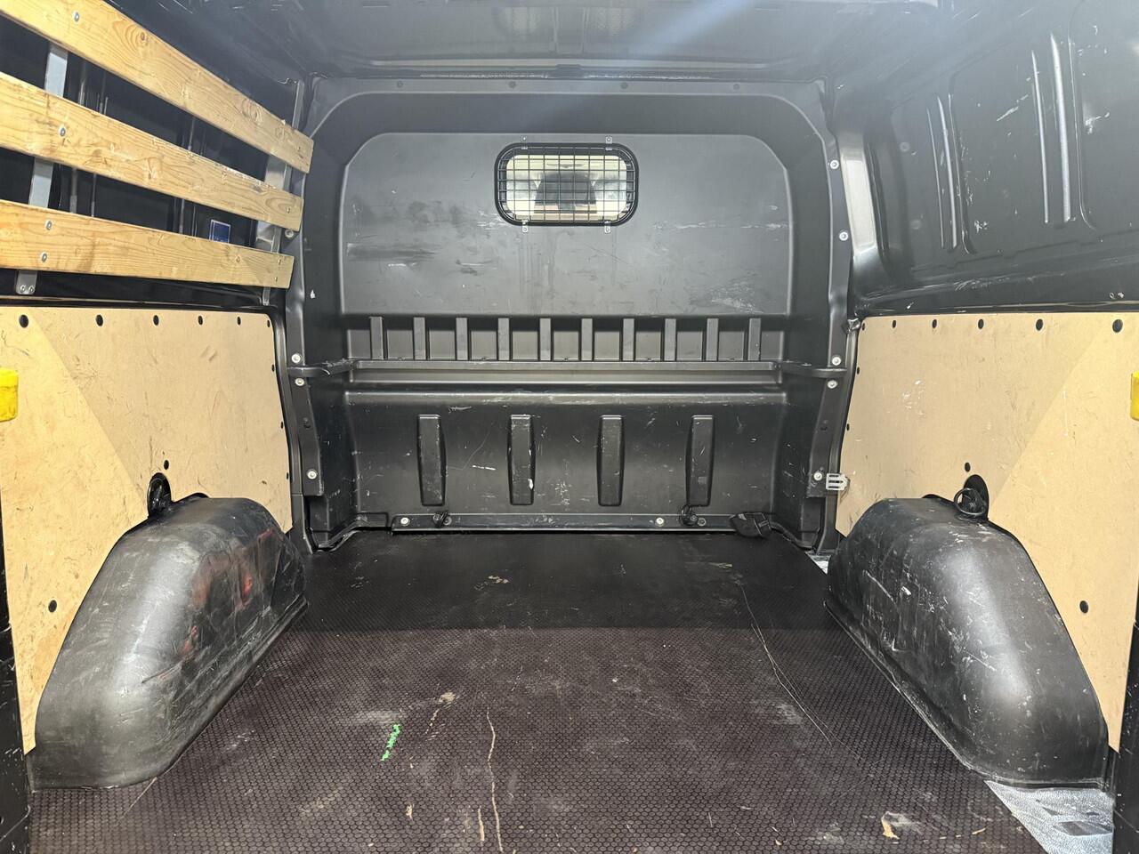 Ford TRANSIT CUSTOM 300 2.0 TDCI L2H1 Limited Dubbele Cabine Automaat Navi Airco 2 Schuifdeuren Trekhaak PDC Carplay DAB