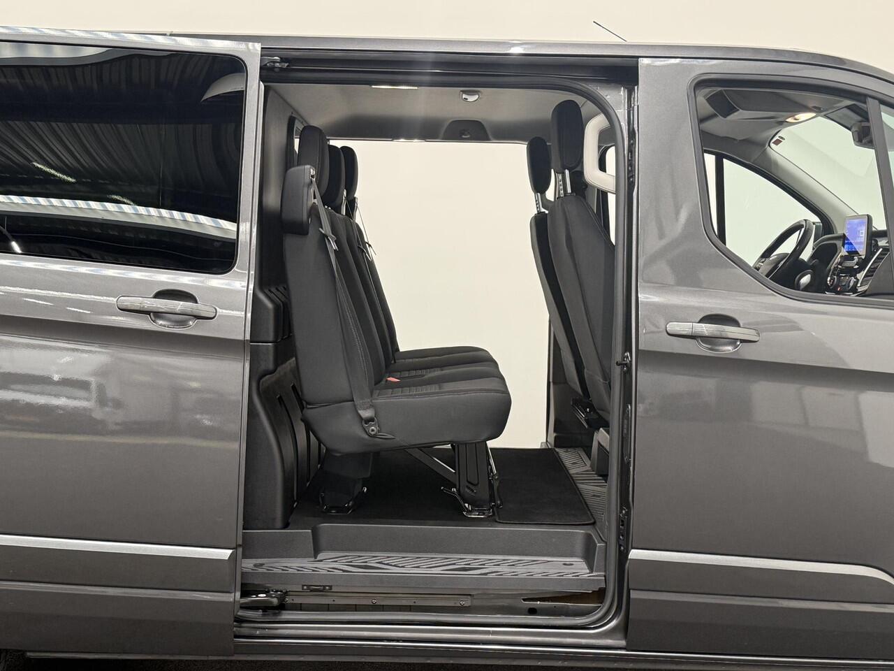 Ford TRANSIT CUSTOM 300 2.0 TDCI L2H1 Limited Dubbele Cabine Automaat Navi Airco 2 Schuifdeuren Trekhaak PDC Carplay DAB