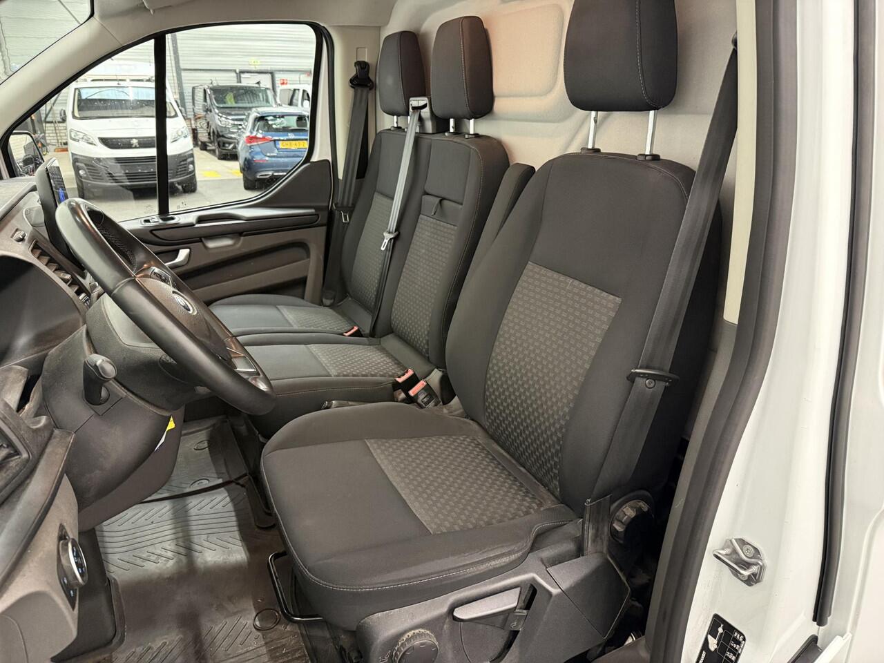 Ford TRANSIT CUSTOM 280 2.0 TDCI L1H1 Trend Airco Bluetooth Navi 3zits Trekhaak PDC