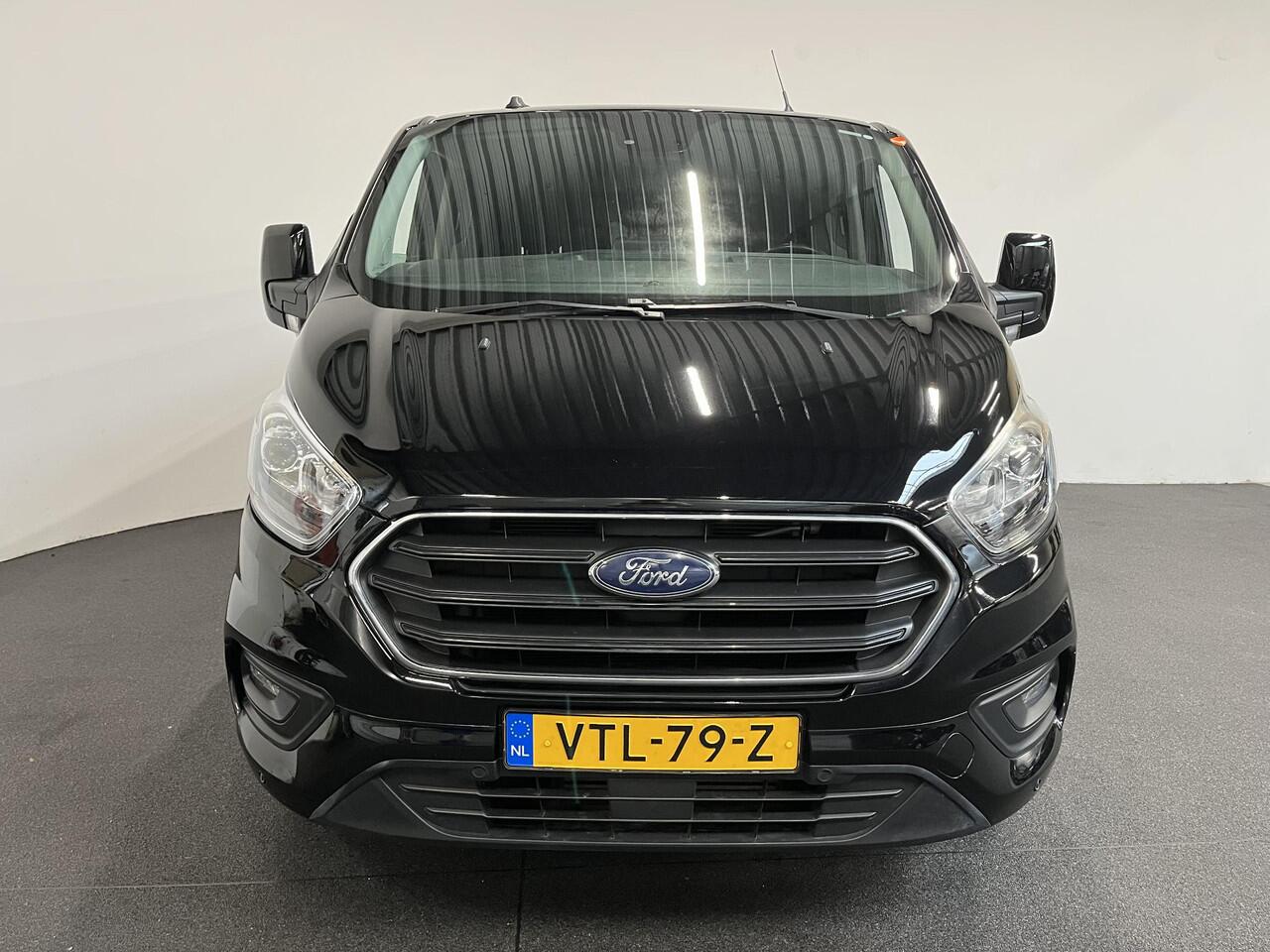 Ford TRANSIT CUSTOM 300 2.0 TDCI L2H1 Limited Dubbele cabine Navi| Airco| 2 Schuifdeuren | Trekhaak| PDC| Carplay| DAB|
