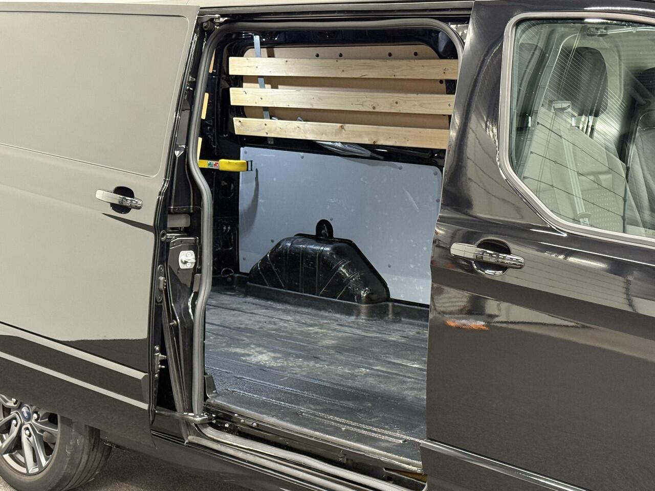 Ford TRANSIT CUSTOM 290 2.0 TDCI L2H1 Sport Airco ACC Bluetooth Navi Trekhaak Stoelverwarming