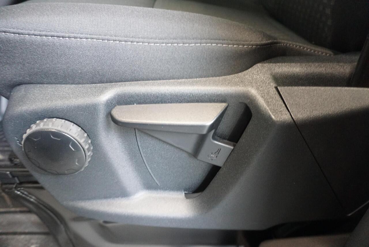 Ford TRANSIT CUSTOM 300 L2H1 Trend Dubbele Cabine Automaat Airco Navigatie Cruise control Camera Parkeersensoren