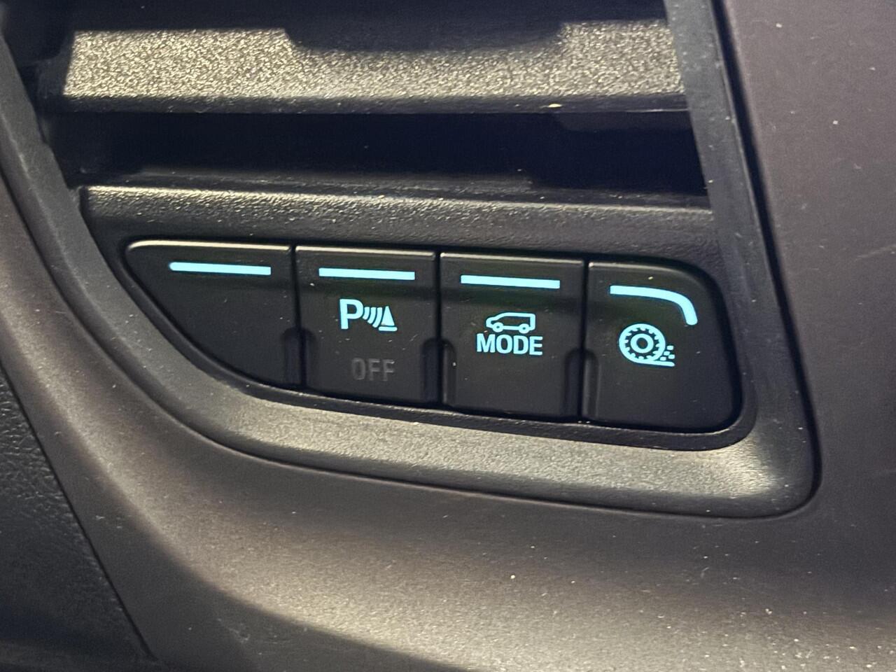 Ford TRANSIT CUSTOM 300 2.0 TDCI L2H1 Trend Dubbele Cabine Automaat Airco Bluetooth Cruise Control Navi Trekhaak