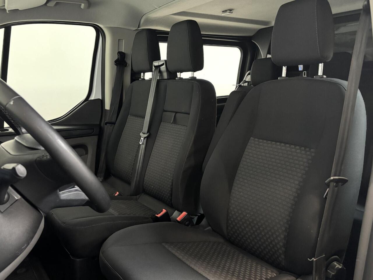 Ford TRANSIT CUSTOM 300 2.0 TDCI L2H1 Trend Dubbele Cabine Automaat Airco Bluetooth Cruise Control Navi Trekhaak