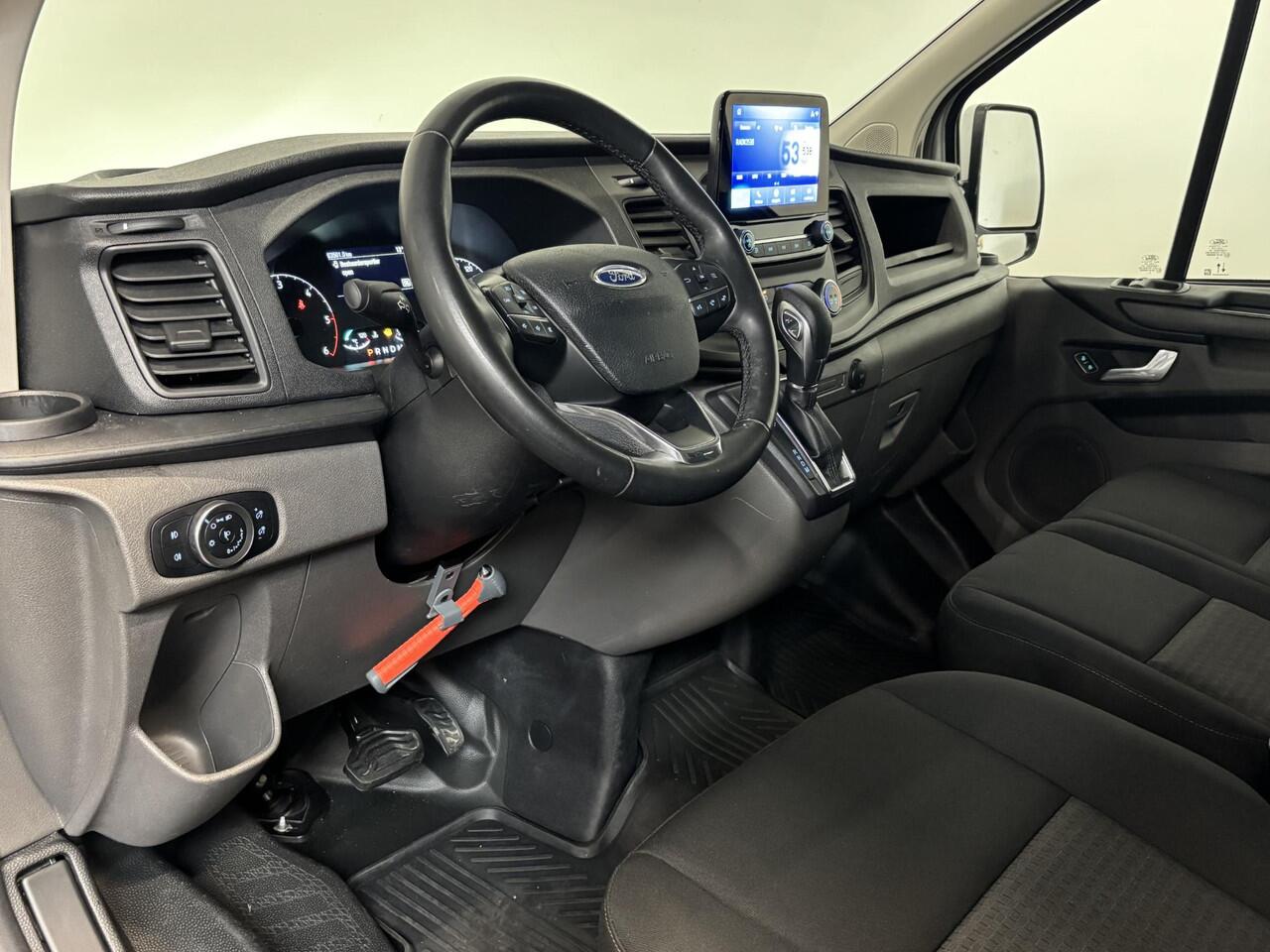 Ford TRANSIT CUSTOM 300 2.0 TDCI L2H1 Trend Dubbele Cabine Automaat Airco Bluetooth Cruise Control Navi Trekhaak