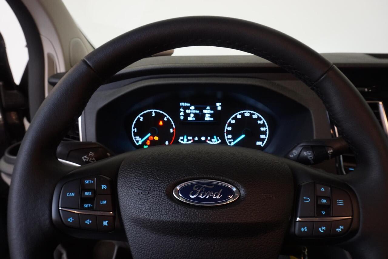 Ford TRANSIT CUSTOM 300 2.0 TDCI L2H1 Limited Dubbele cabine Navi| Airco| 2 Schuifdeuren | Trekhaak| PDC| Carplay| DAB|