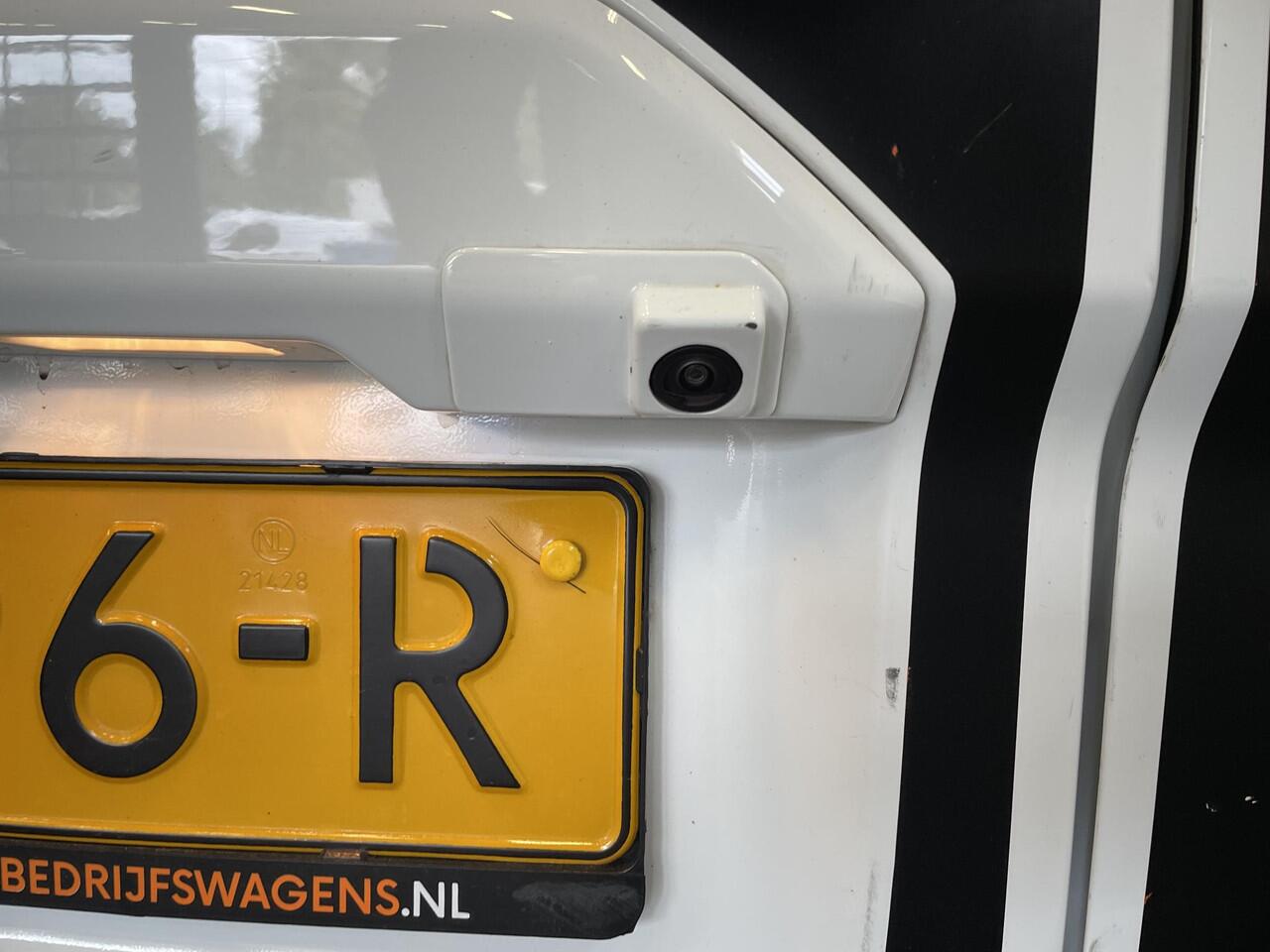 Ford TRANSIT CUSTOM 320 2.0 TDCI L2H1 170PK Sport Automaat Dubbele Cabine Airco Cruise Control Bluetooth Navi Trekhaak