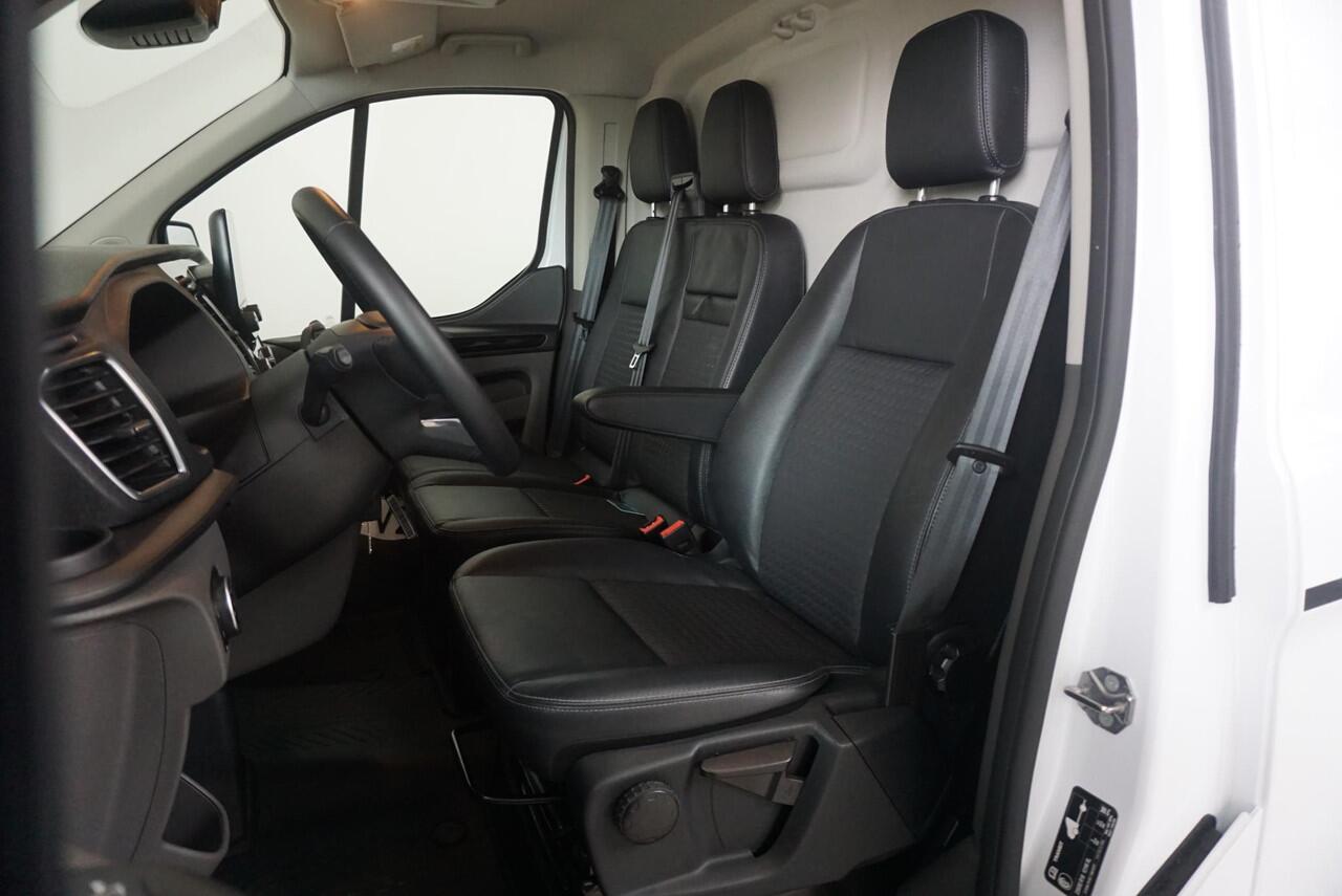 Ford TRANSIT CUSTOM 290 2.0 TDCI L2H1 Sport Edition 170PK Ford Transit Custom 290 2.0 TDCI L2H1 Sport Edition Airco Navi Cruise Adaptive Bluetooth Trekhaak
