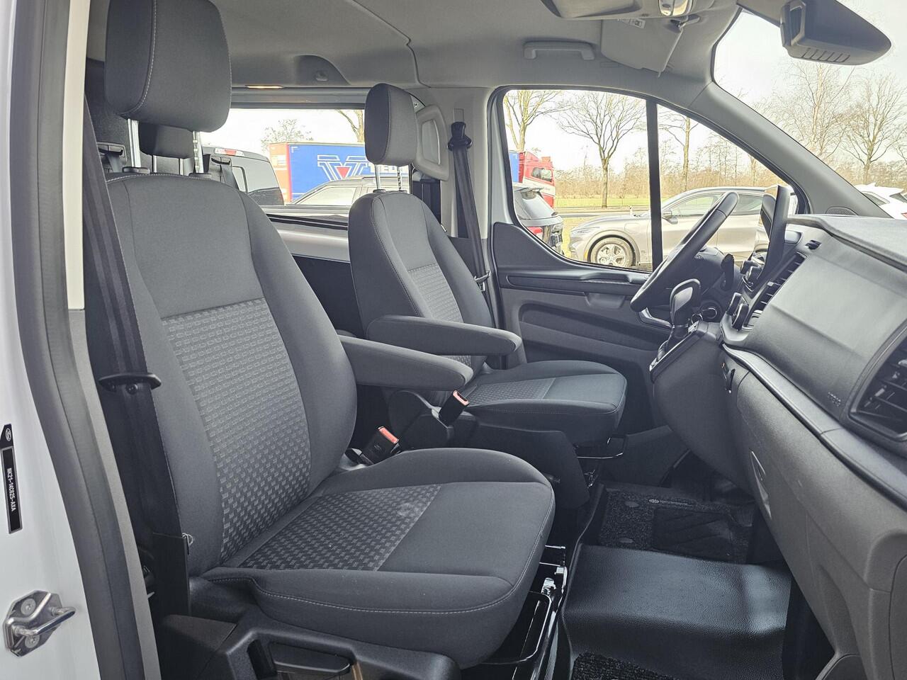 Ford TRANSIT CUSTOM 320 2.0 TDCI L2H1 Trend DC Trekhaak | Stoelverwarming | Camera | Cruise Control | Zéér nette auto!