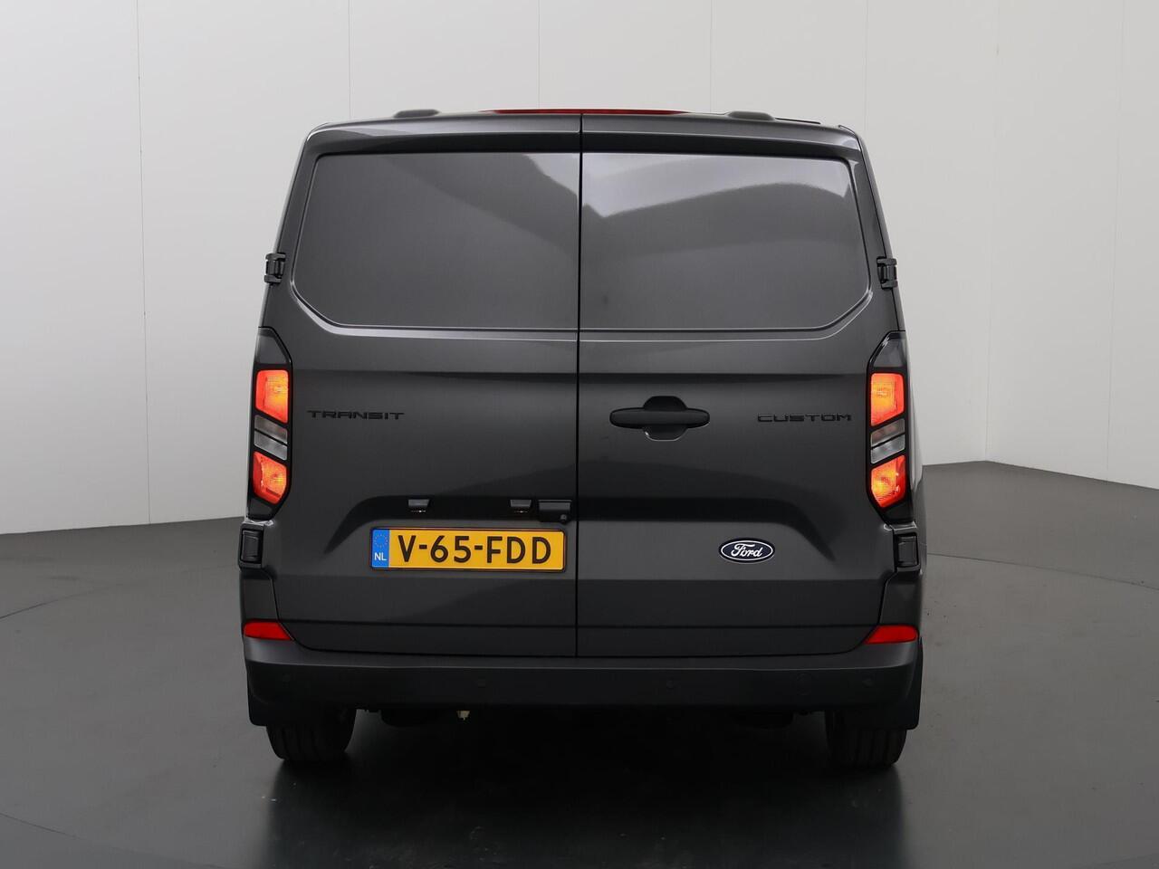 Ford TRANSIT CUSTOM 320 2.0 TDCI L2H1 Trend | Achteruitrijcamera| Apple Carplay | Digitaal dashboard | Parkeersensoren voor + Achter | Lichtmetalen velgen | Metallic lak | Direct Leverbaar