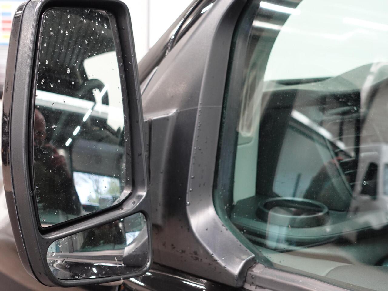 Ford TRANSIT CUSTOM 130pk Automaat L2H1 Trend Navigatie Cruise control Camera Parkeersensoren Trekhaak Airco