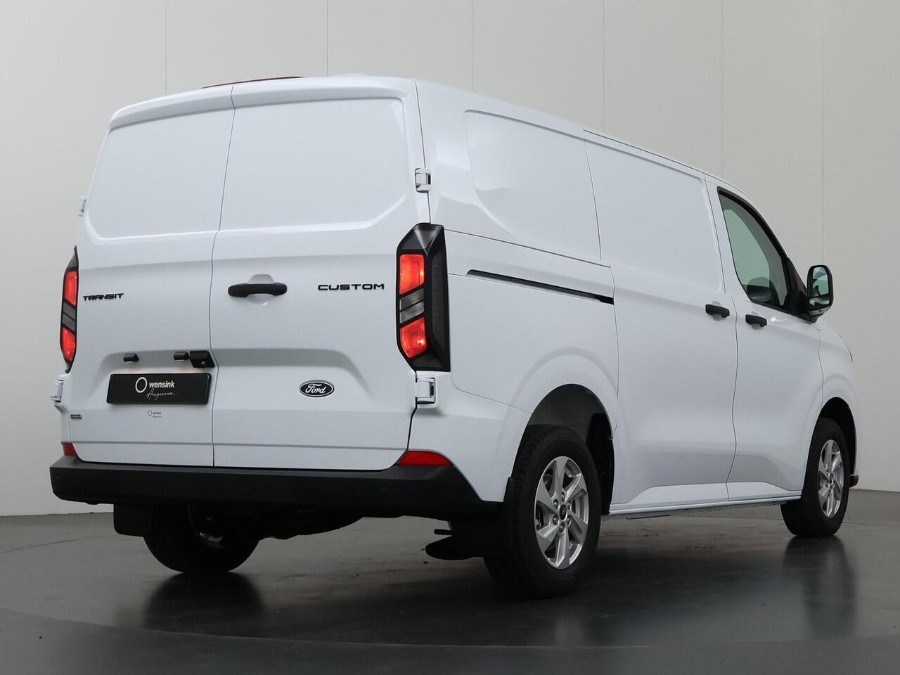 Ford TRANSIT CUSTOM 320 2.5 PHEV L1 H1 | Aut. | TREND | PLUG IN HYBRIDE | LED LAMPEN | CLIMATE CONTROL | CRUISE CONTROL | PARKEERCAMERA | CARPLAY / ANDROID AUTO | LAADRUIMTE PAKKET | BIJRIJDERSBANK