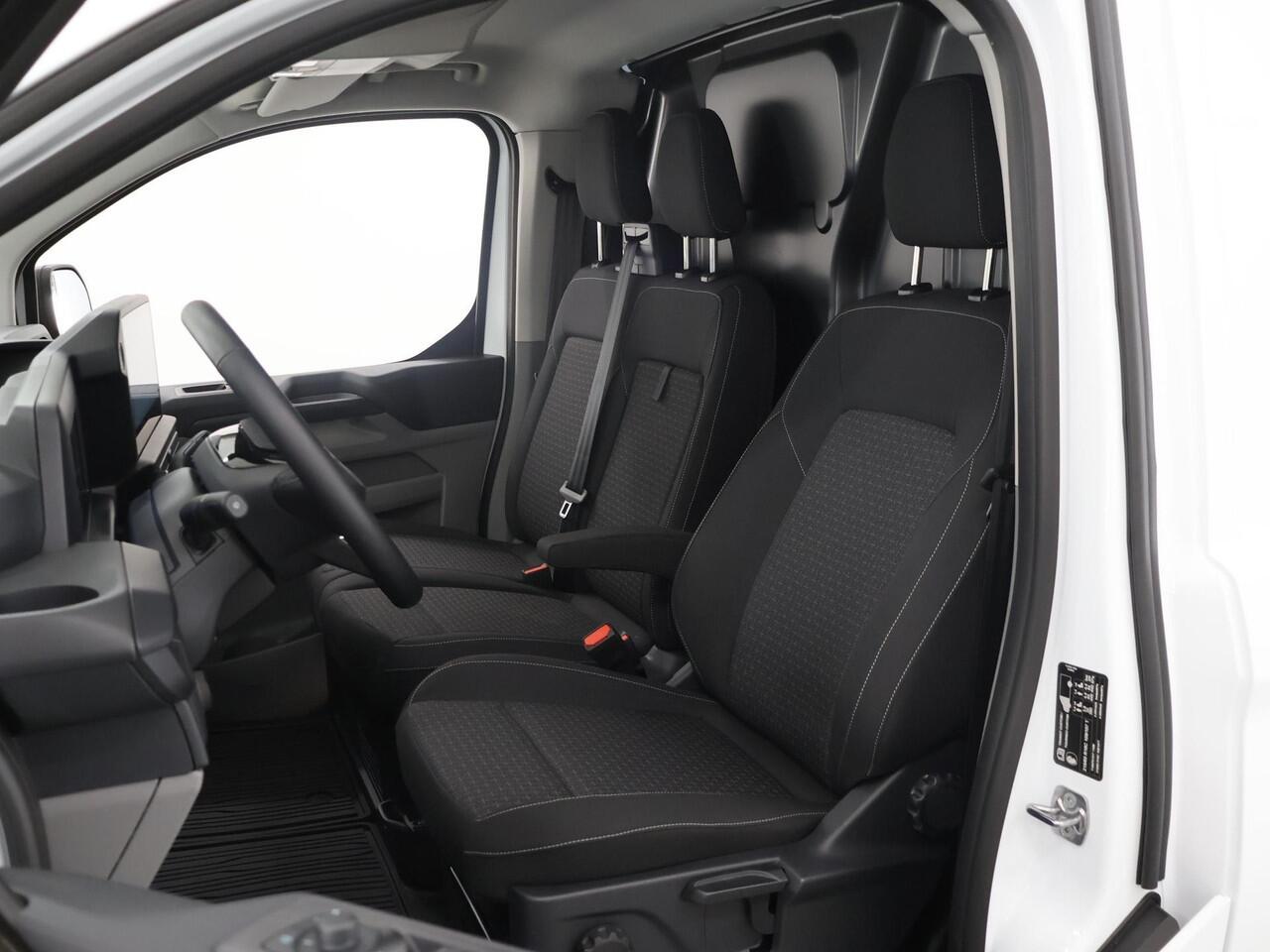 Ford TRANSIT CUSTOM 320 2.5 PHEV L1 H1 | Aut. | TREND | PLUG IN HYBRIDE | LED LAMPEN | CLIMATE CONTROL | CRUISE CONTROL | PARKEERCAMERA | CARPLAY / ANDROID AUTO | LAADRUIMTE PAKKET | BIJRIJDERSBANK