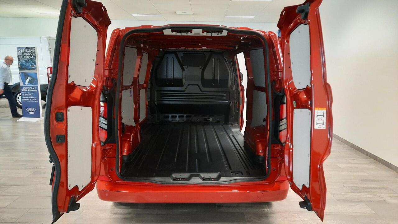 Ford TRANSIT CUSTOM 320 2.0 TDCI L2H1 Limited