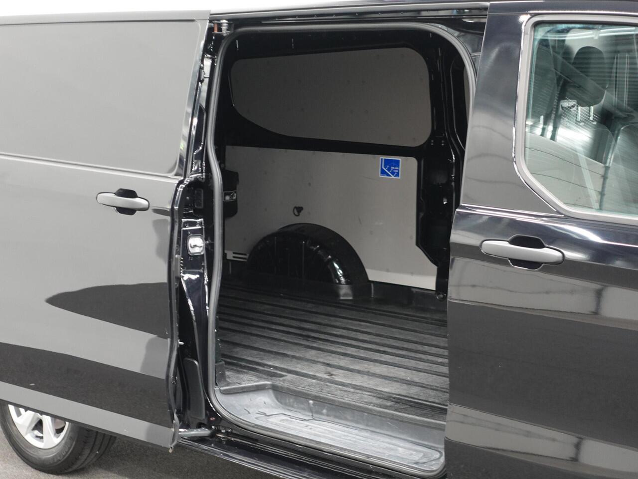 Ford TRANSIT CUSTOM L2H1 Trend Nieuw Model Navigatie Apple Carplay Camera Trekhaak Parkeersensoren Cruise control Airco