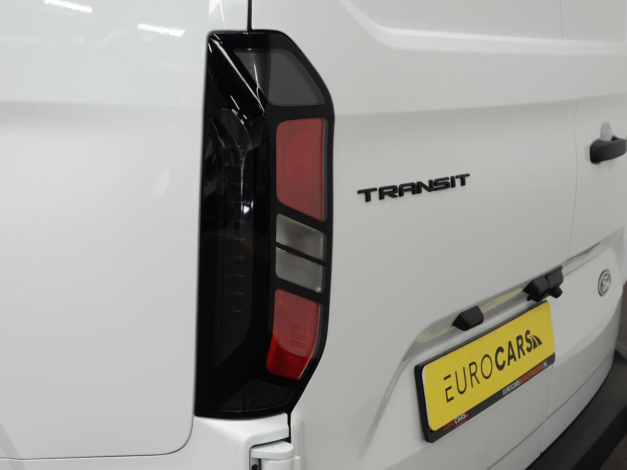 Ford TRANSIT CUSTOM 300 2.0 TDCI L2H1 Trend Nieuw Model BPM VRIJ! Ford Transit Custom 300 2.0 TDCI L2H1 Trend NM Automaat Airco Cruise Navi PDC Camera Carplay