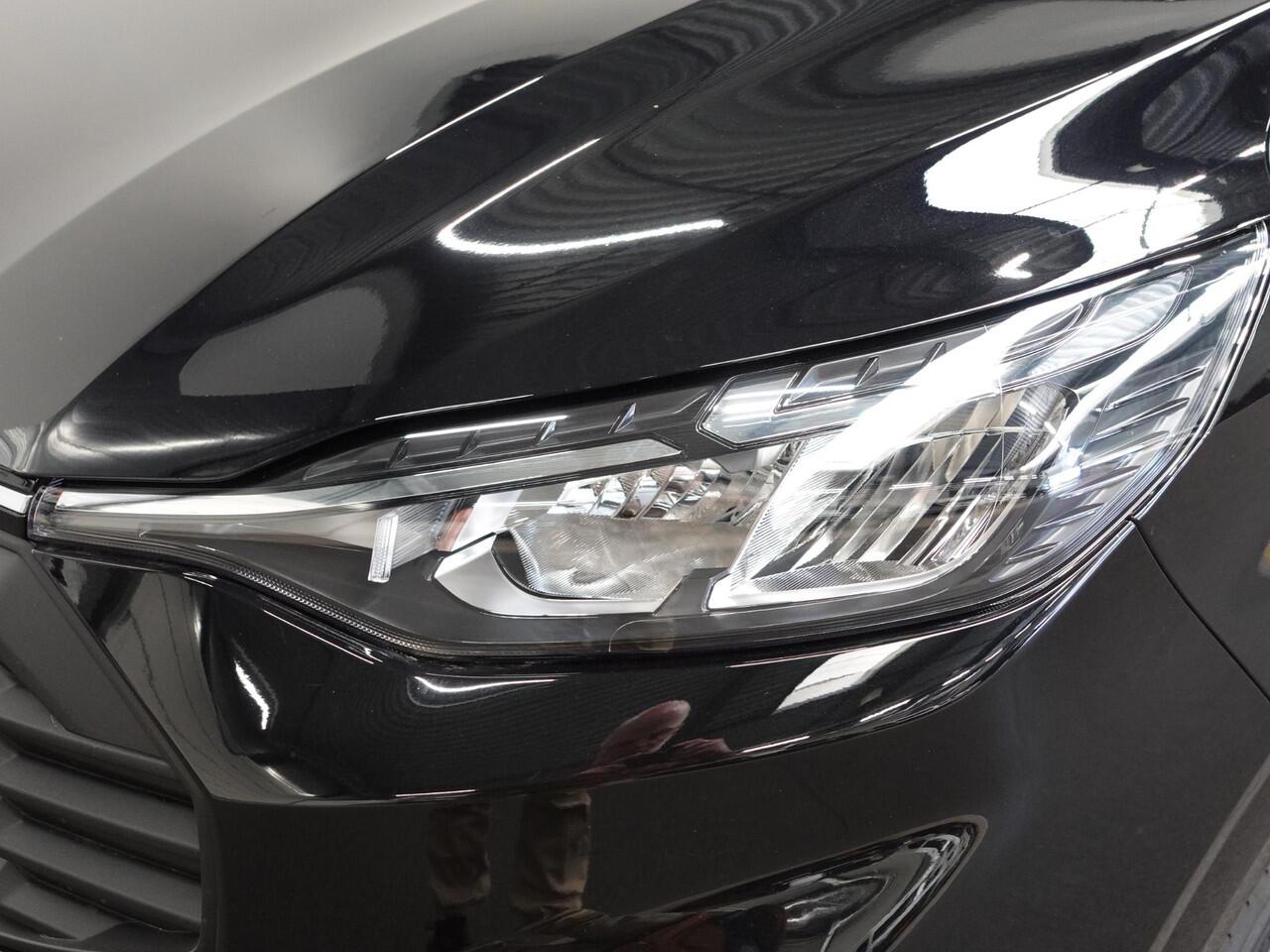 Ford TRANSIT CUSTOM 300 2.0 TDCI L2H1 Trend Nieuw Model Automaat Ford Transit Custom 300 2.0 TDCI L2H1 Trend NM Automaat Airco Navi Cruise PDC Camera