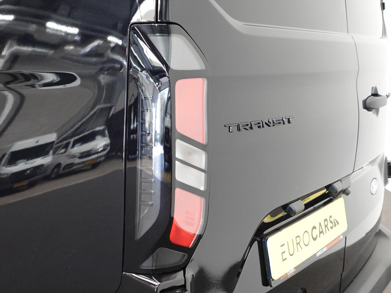 Ford TRANSIT CUSTOM 300 2.0 TDCI L2H1 Trend Nieuw Model Automaat Ford Transit Custom 300 2.0 TDCI L2H1 Trend NM Automaat Airco Navi Cruise PDC Camera