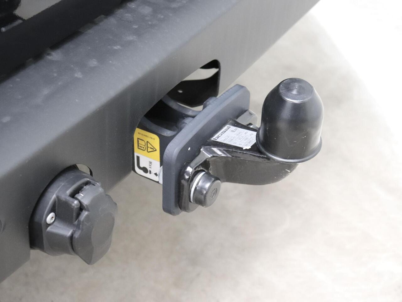 Ford TRANSIT CUSTOM 300 2.0 TDCI L2H1 Trend Nieuw Model Ford Transit Custom 300 2.0 TDCI L2H1 Trend NM Navi Cruise Camera Parkeersensoren Trekhaak