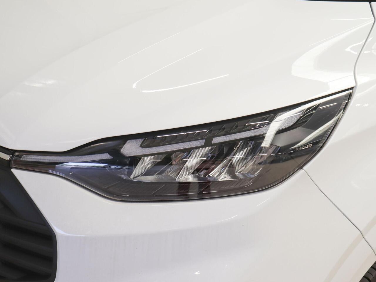 Ford TRANSIT CUSTOM 280 2.0 TDCI L2H1 Trend Nieuw Model BPM VRIJ! Ford Transit Custom 280 2.0 TDCI L2H1 Trend NM Airco Cruise Navi PDC Camera Carplay