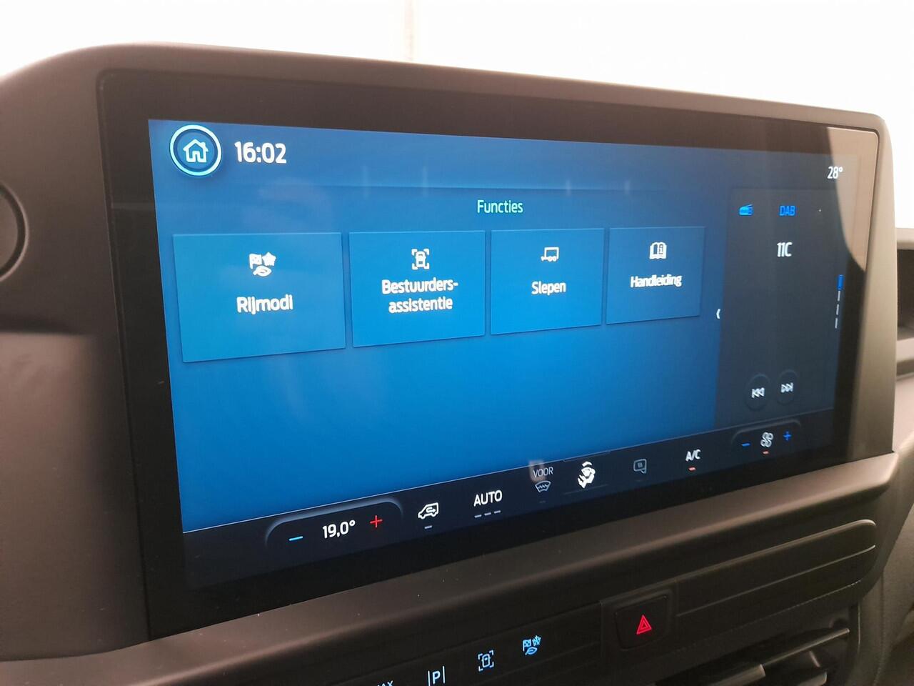 Ford TRANSIT CUSTOM 300 2.0 TDCI L2H1 Trend Nieuw Model BPM VRIJ! Ford Transit Custom 300 2.0 TDCI L2H1 Trend NM Navi Cruise Camera Parkeersensoren Trekhaak