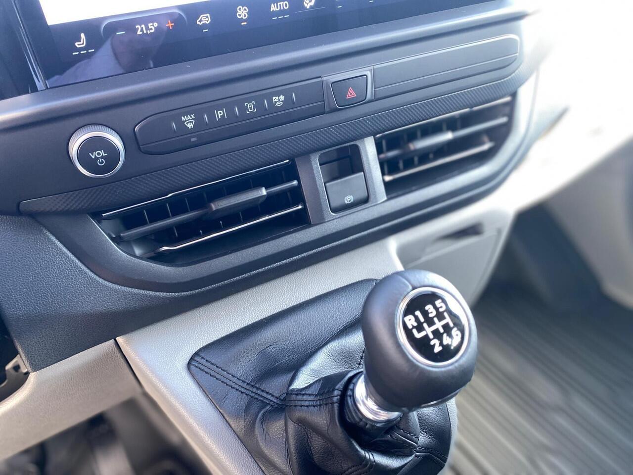 Ford TRANSIT CUSTOM 320 2.0 TDCI L2 H1 LIMITED | DUBBEL CABINE | 6-PERSOONS | 2X ZIJSCHUIFDEUR | WEGKLAPBARE TREKHAAK | BIJRIJDERSBANK | STOELVERWARMING | NAVIGATIE | SPIEGEL PAKKET | LED LAMPEN | VOORRUITVERWARMING | BIJRIJDERSBANK | PARKEERCAMERA