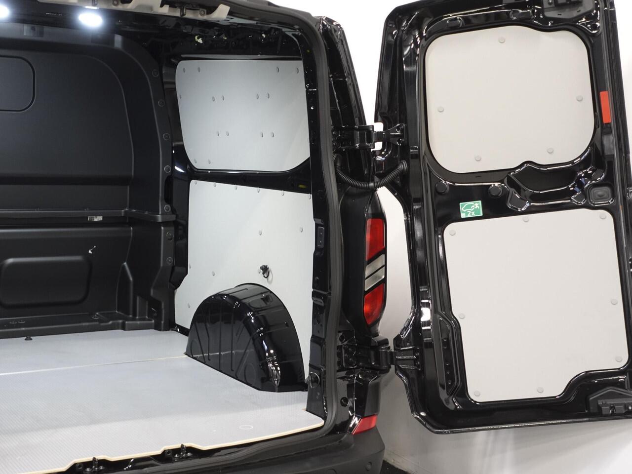 Ford TRANSIT CUSTOM 300 2.0 TDCI L2H1 Trend Dubbele Cabine Nieuw Model Navigatie Cruise Control Trekhaak