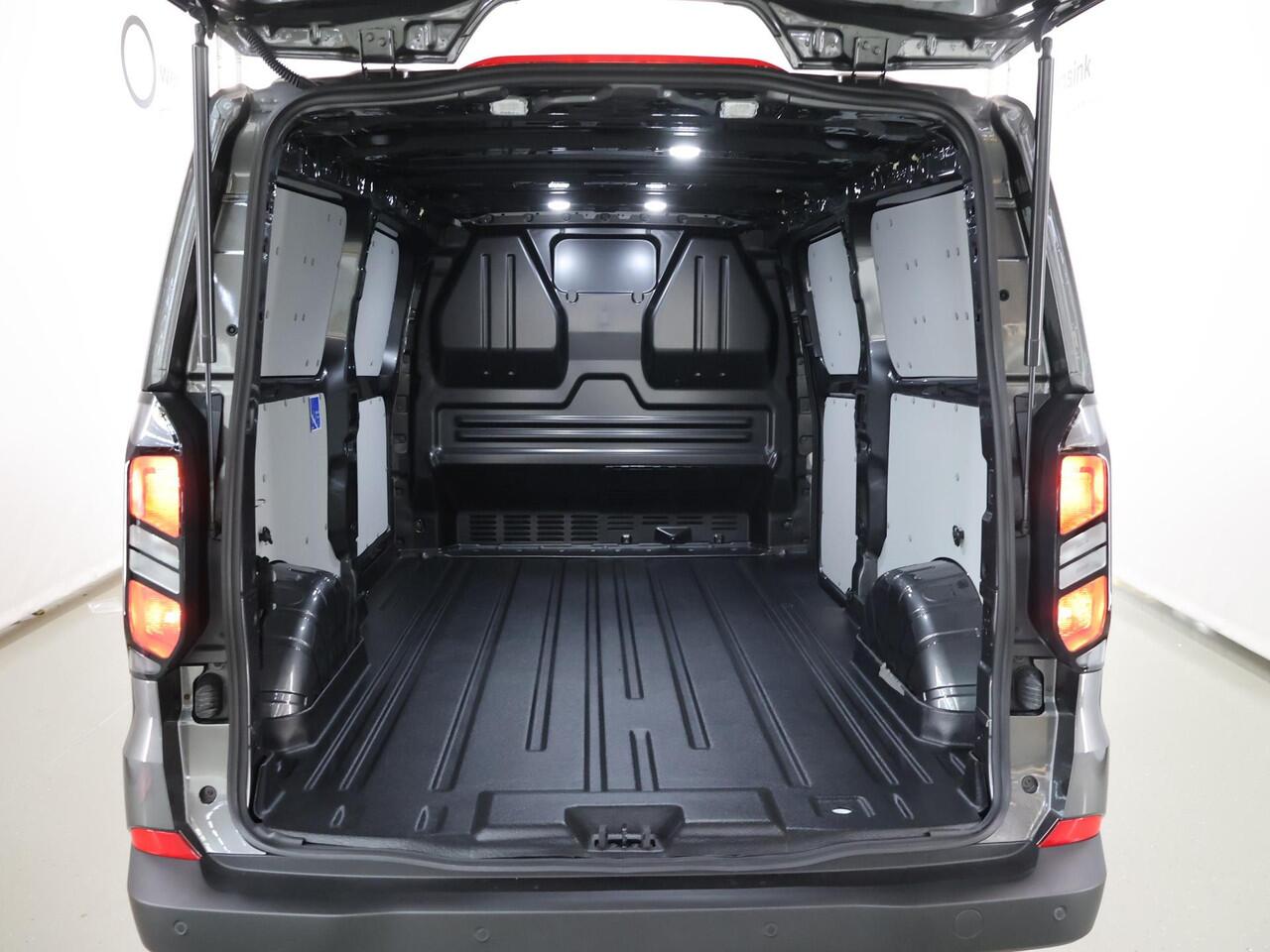 Ford TRANSIT CUSTOM 320 | 2.0 TDCI | L2 H1 | Trend | ACHTERKLEP | Climate Control | Cruise Control | Parkeercamera | Apple Carplay / Android Auto | 3-zits | Laadruimte bescherming | BPM VRIJ |