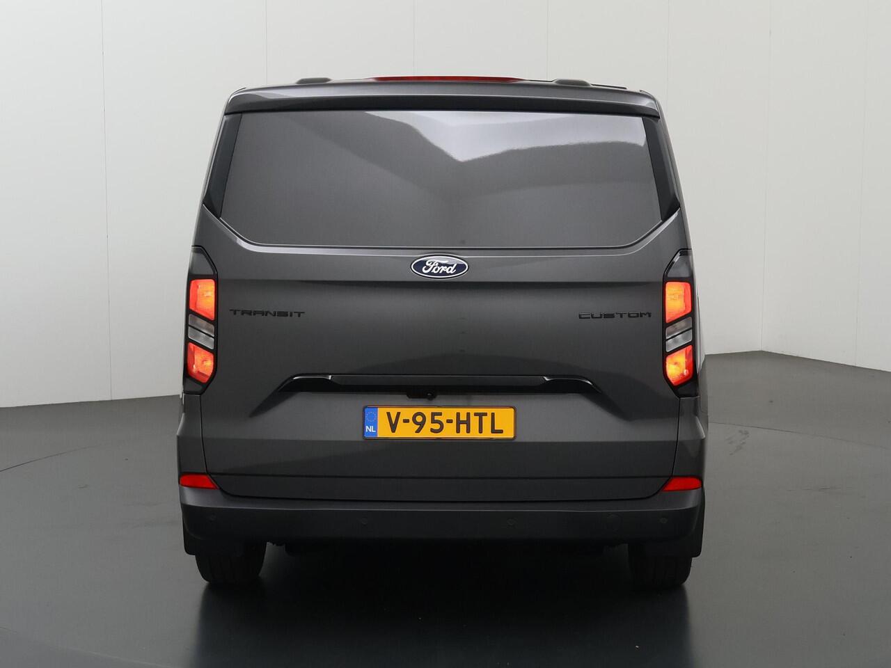Ford TRANSIT CUSTOM 320 | 2.0 TDCI | L2 H1 | Trend | ACHTERKLEP | Climate Control | Cruise Control | Parkeercamera | Apple Carplay / Android Auto | 3-zits | Laadruimte bescherming | BPM VRIJ |